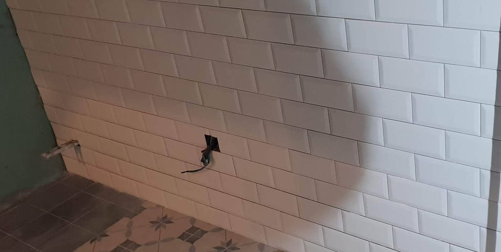 azulejo blanco en cocina